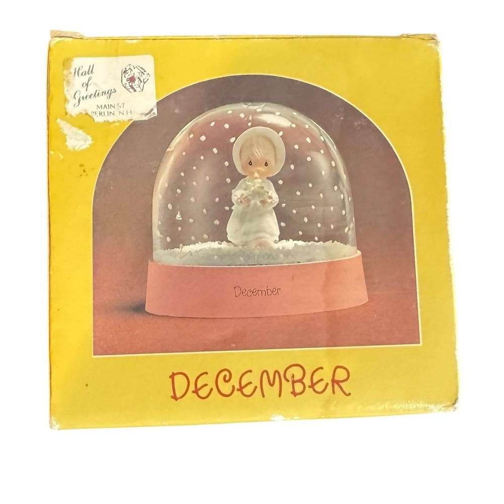 Vintage‎ 1987 Precious Moments December Water Dome Snow Globe Enesco 554499